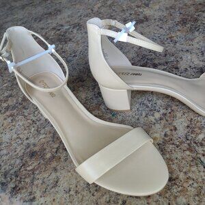 Sz 11 M Women's Tan High Heels NEW Pumps Dress Shoes Beige By Pizz Annu